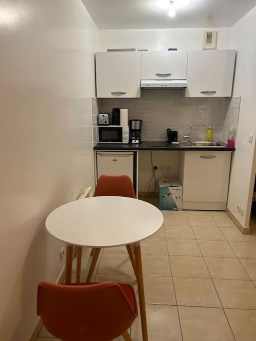 Studio A 2 Pas Du Metro Clichy Dış mekan fotoğraf